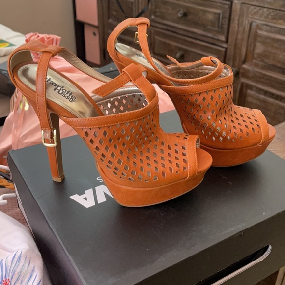 CHARLOTTE RUSSE - Picture 3 of 3